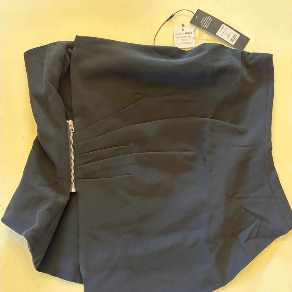 Fashion Nova Black Asymmetrical Strapless Top Zipper Pleated Size XL